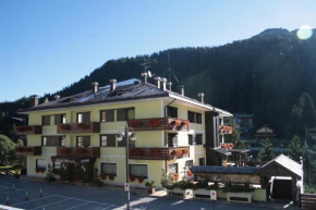  Hotel Cristallo  Мадонна Ди Кампильо